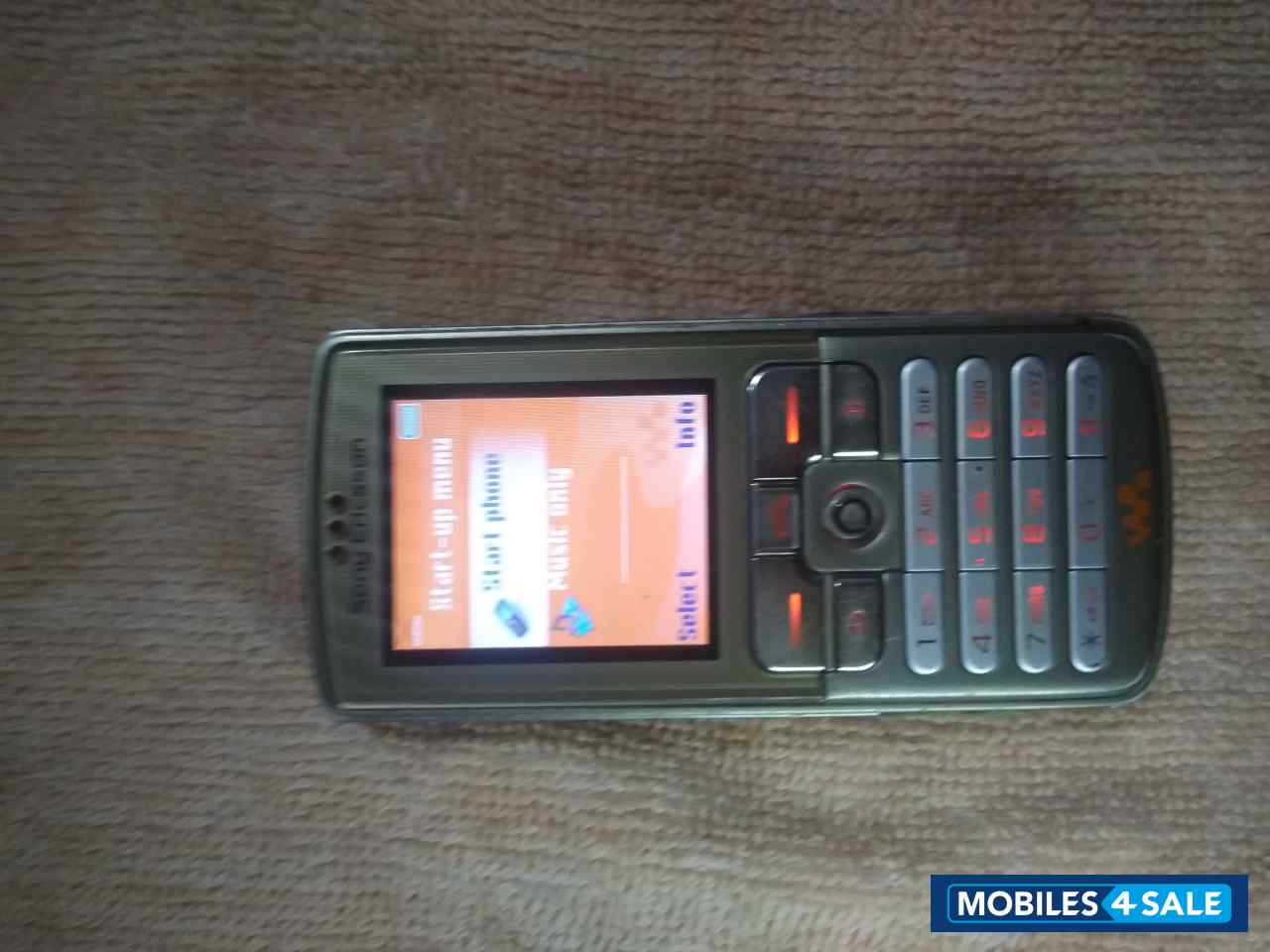 Sony Ericsson  W700i