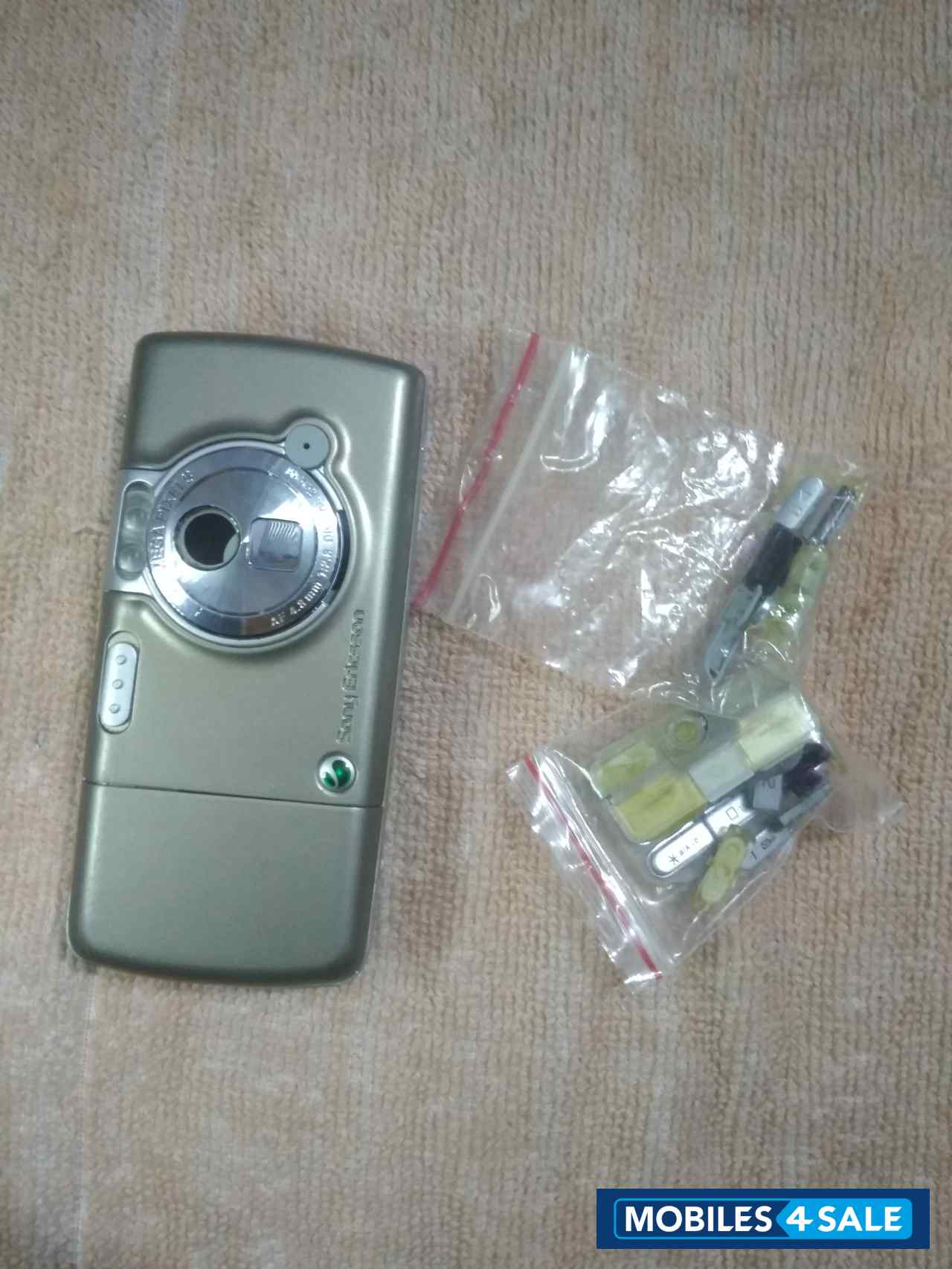 Sony Ericsson  W700i