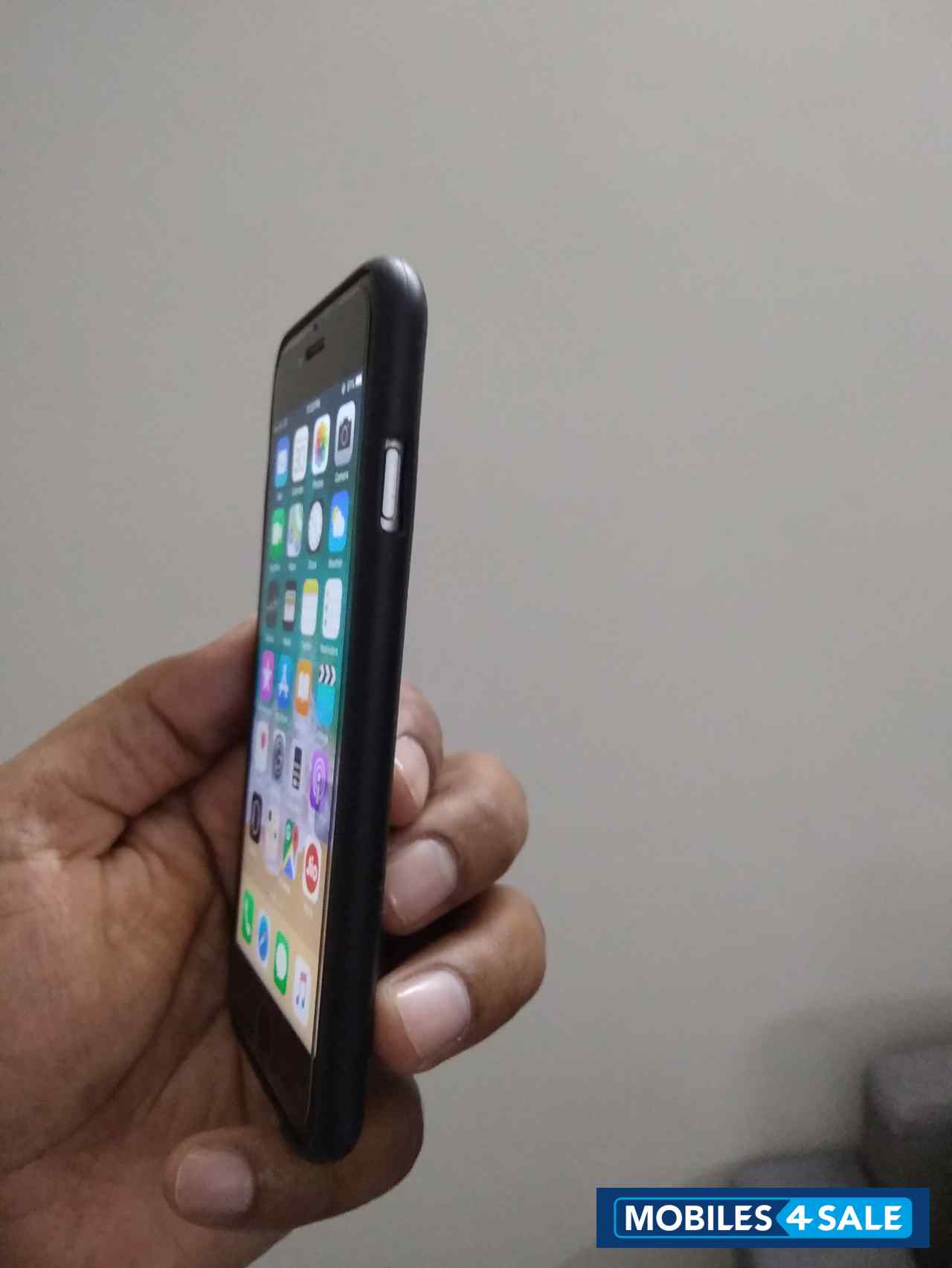 Apple  iphone 6s 64 GB space grey