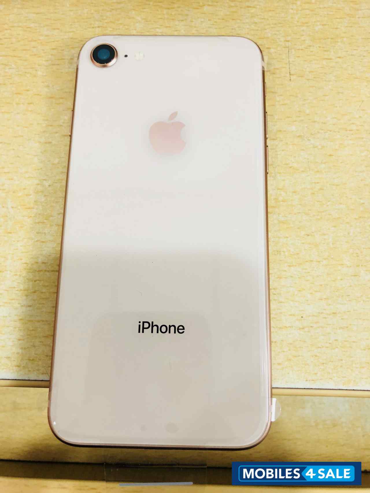 Apple  IPhone 8 Gold 64gb