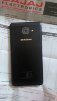 Black Samsung  J7 max