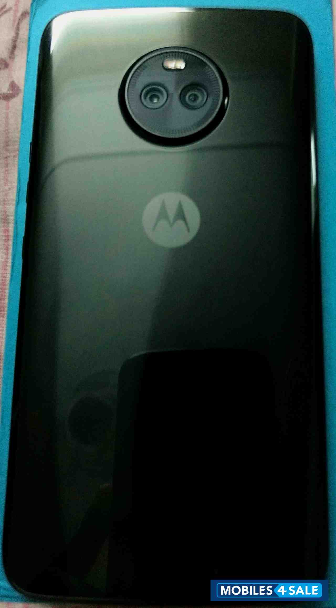 Super Black Motorola  X4 (Super Black, 4 GB & 64 GB)