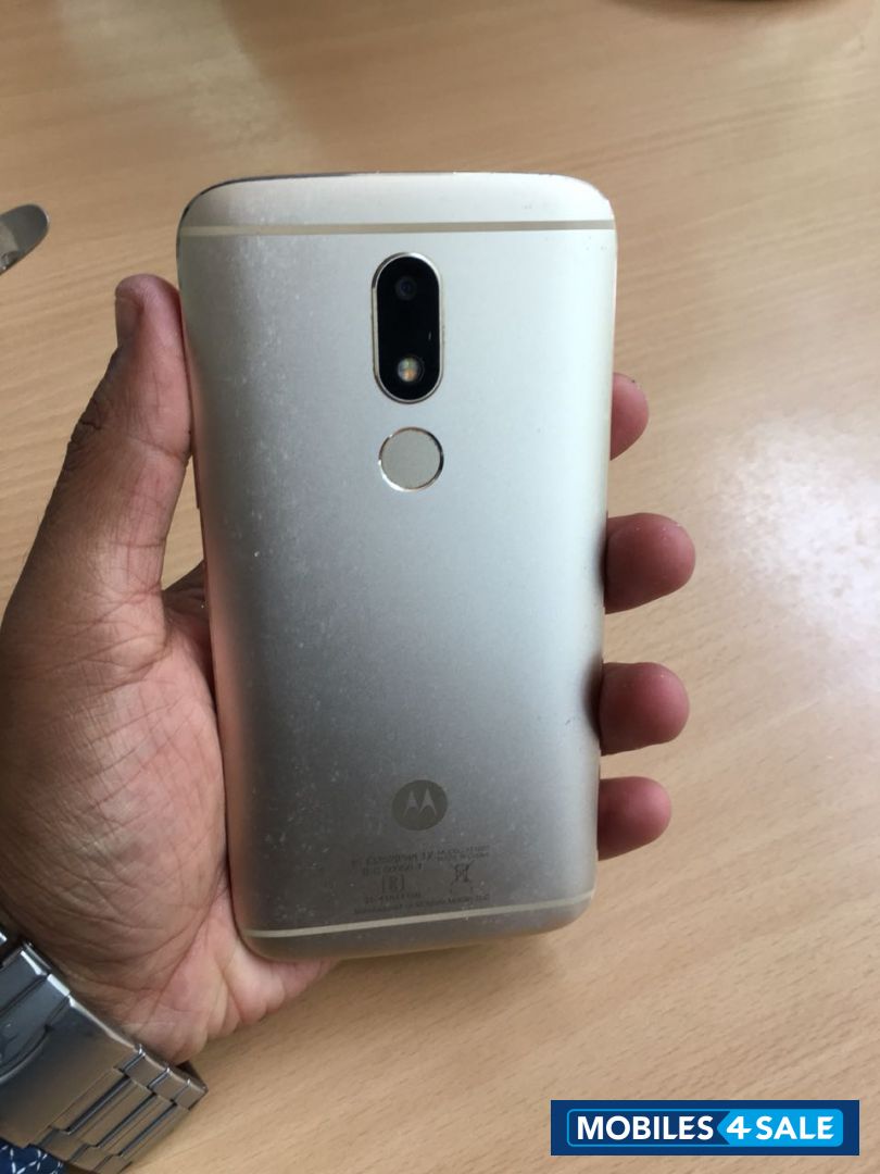 Motorola  Moto M