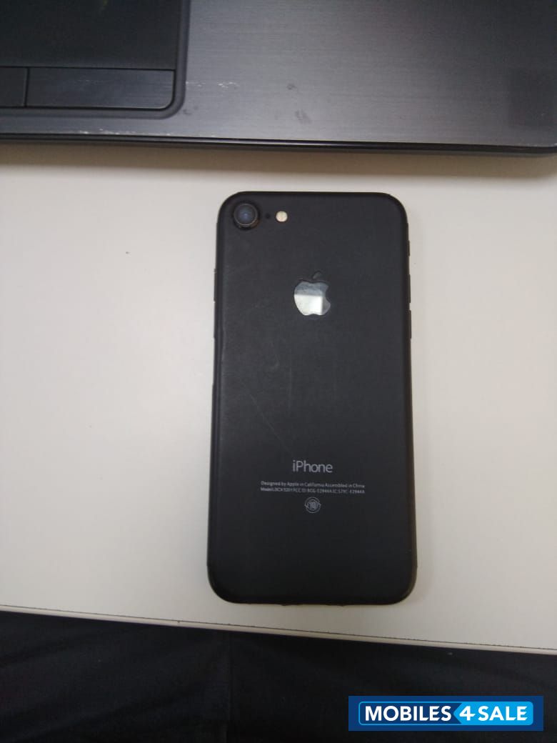 Apple  iPhone 7