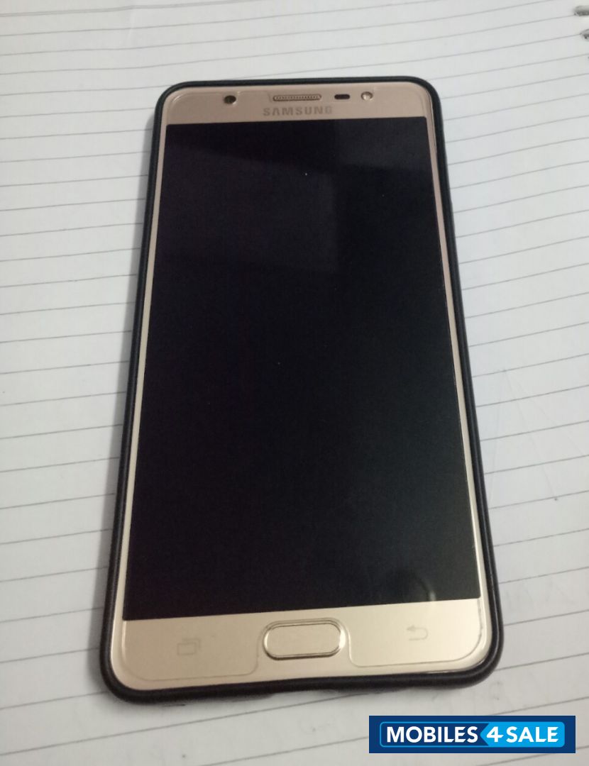 Samsung  Galaxy j7 max