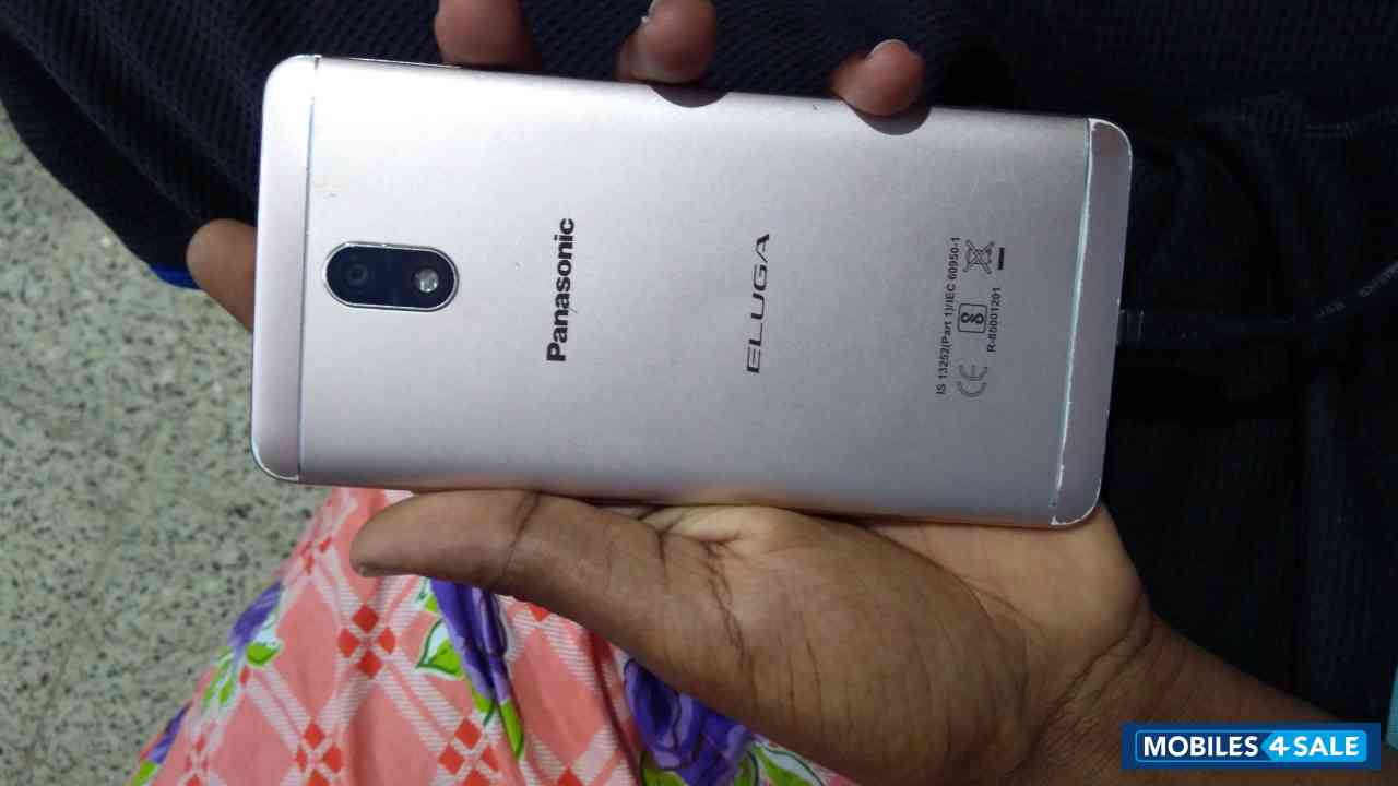 Panasonic  eluga ray 700