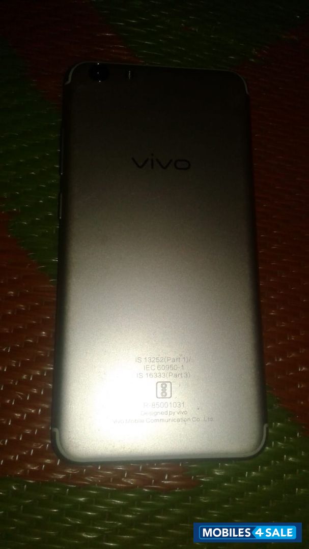 Vivo  Y69