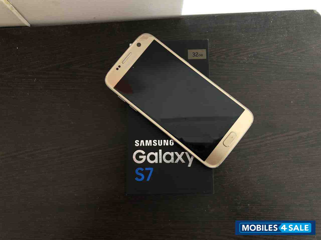 Gold Platinum Samsung  Galaxy S7