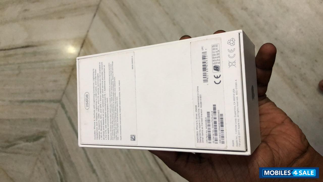 Silver Apple  Iphone x 256gb