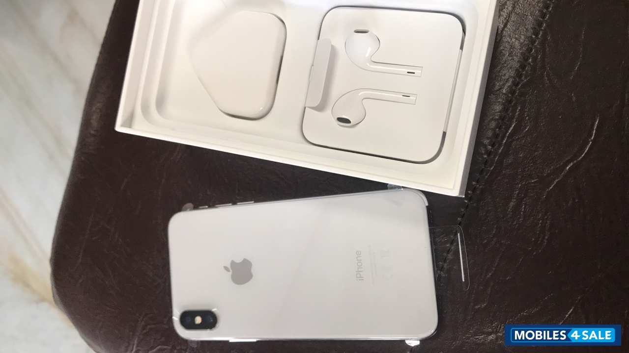 Silver Apple  Iphone x 256gb