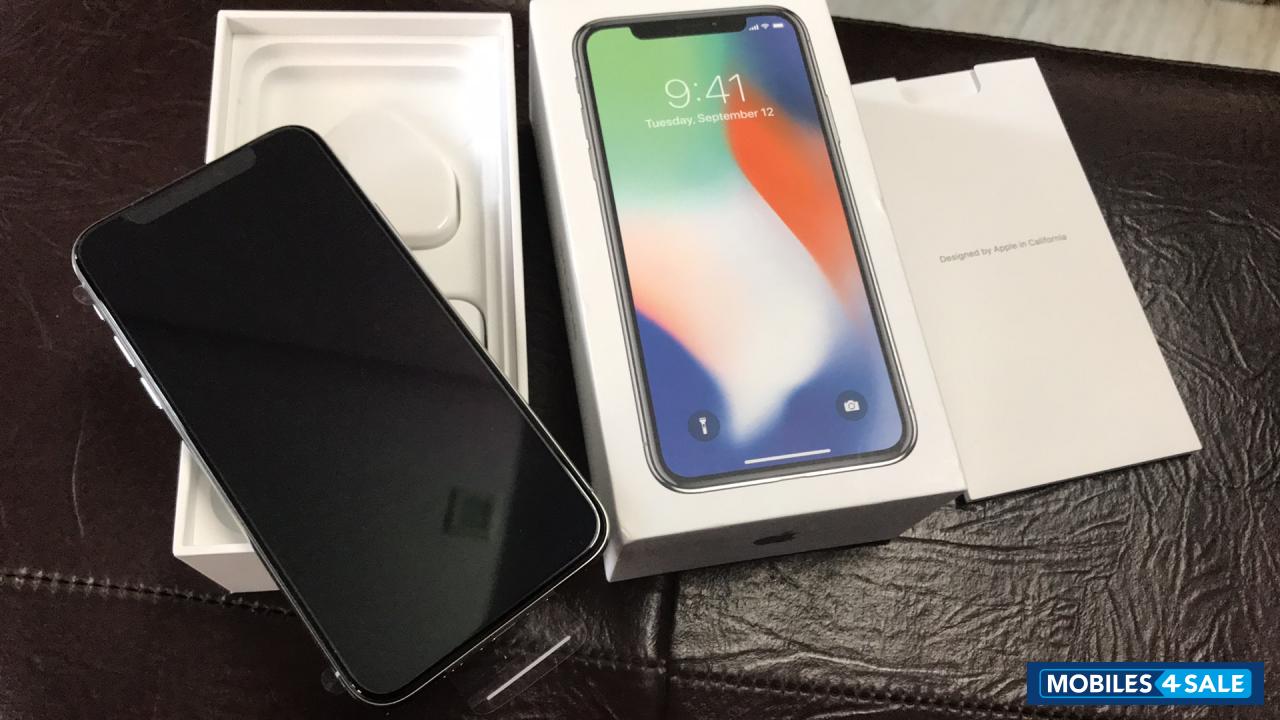 Silver Apple  Iphone x 256gb