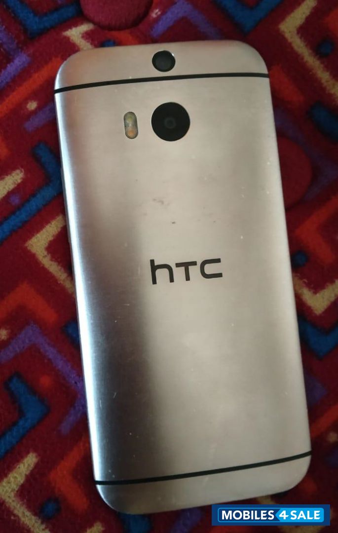 HTC  One M8 Eye