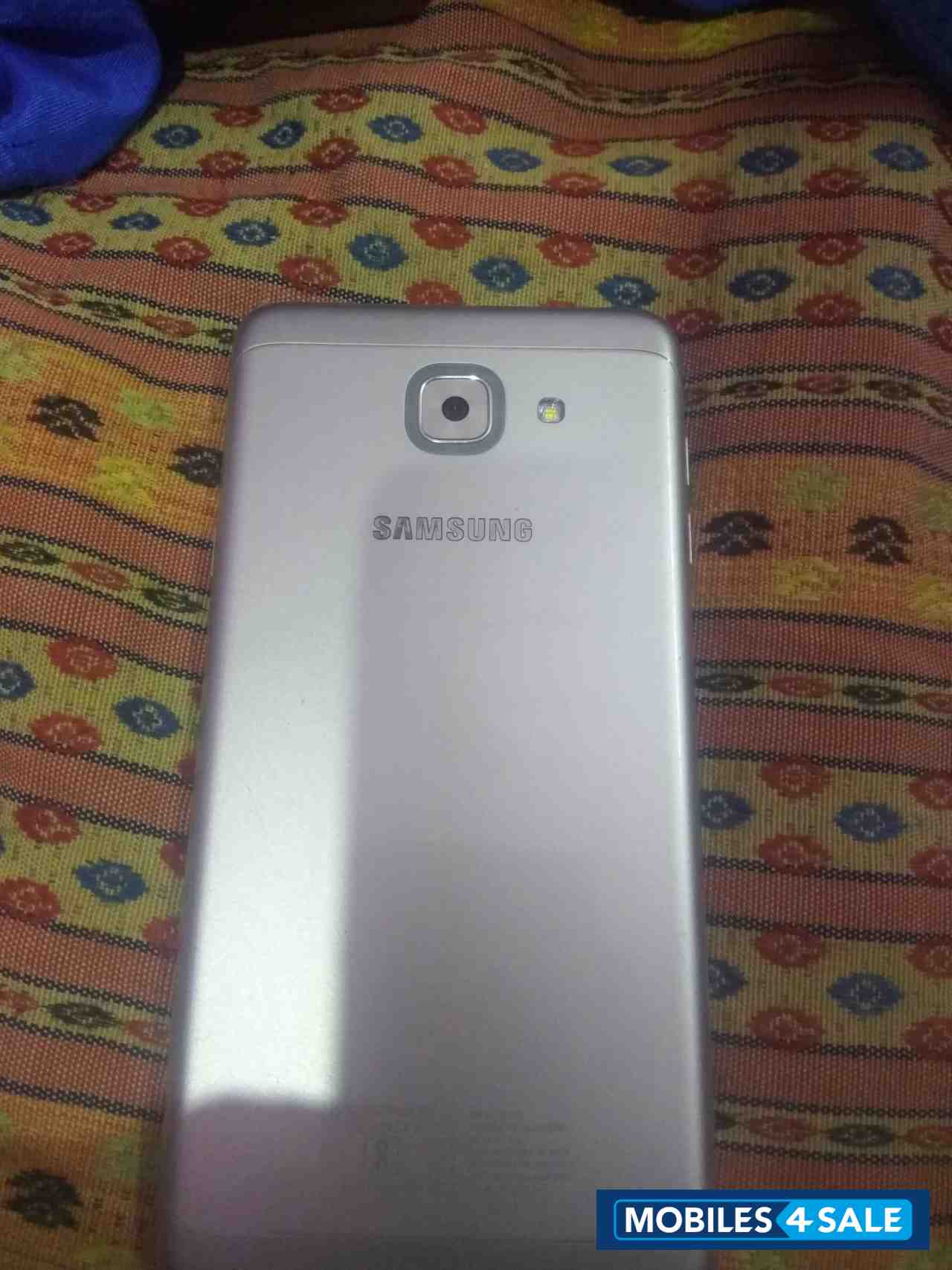 Samsung  Galaxy j7 max