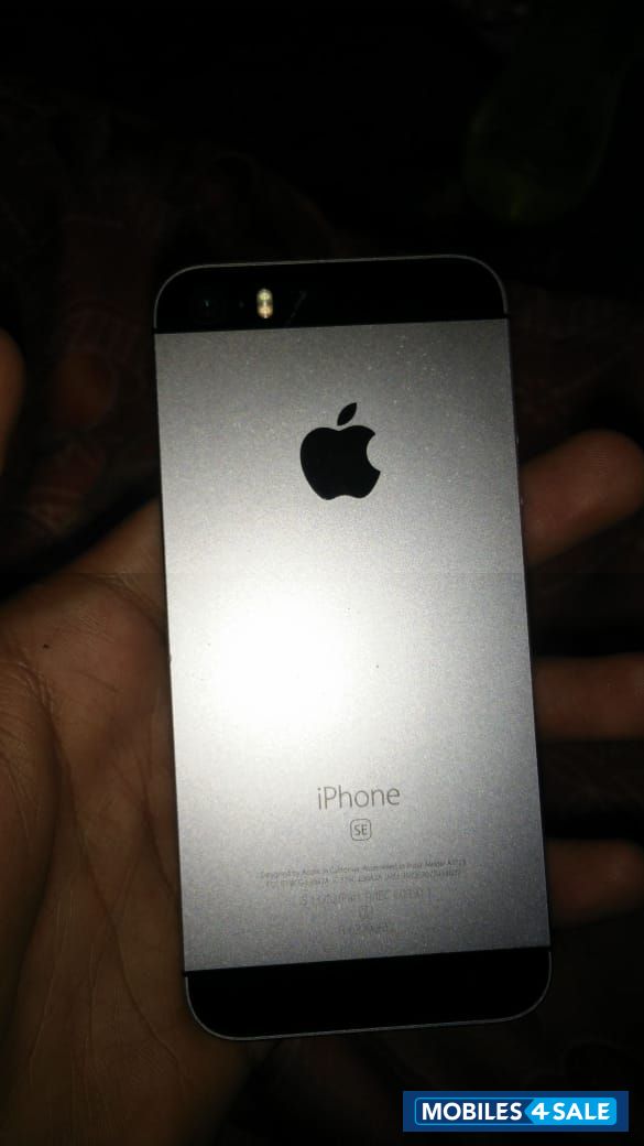 Apple  Iphone se 32 gb