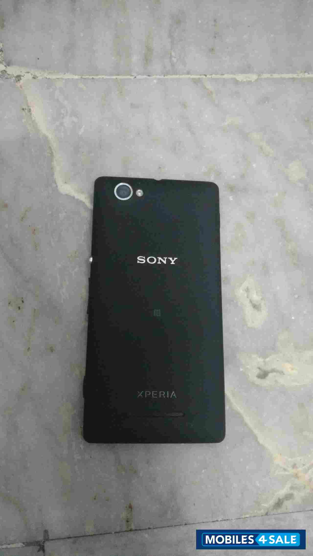 Black Sony Xperia M