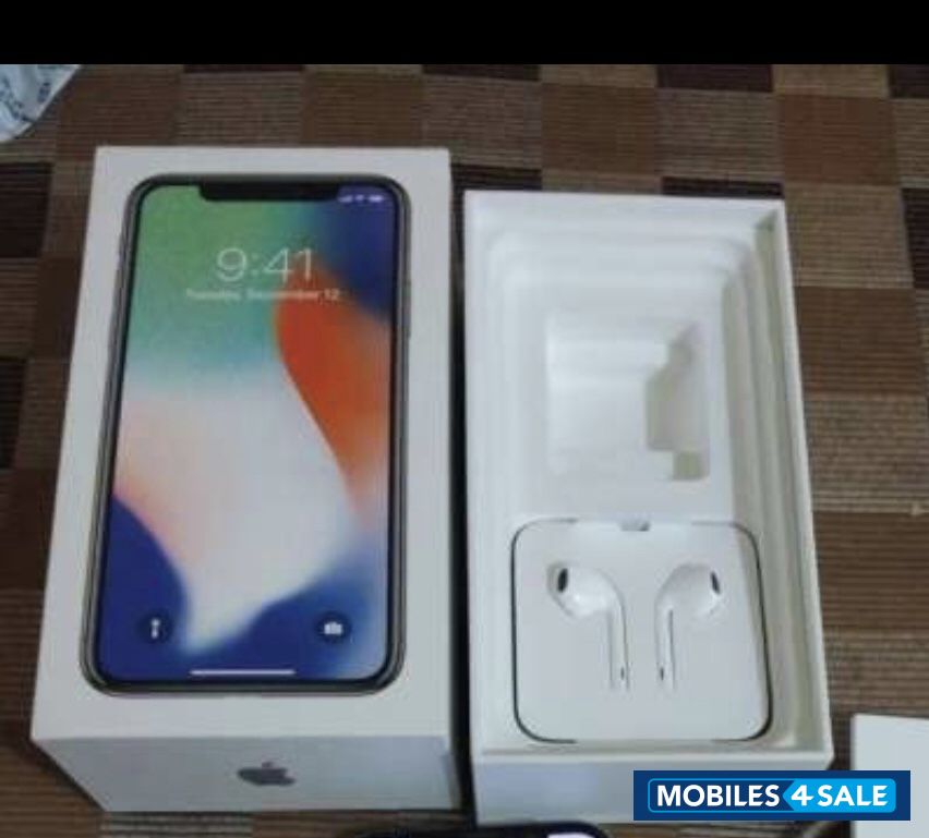 Silver Apple  iphone X 64gb