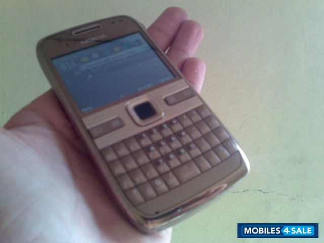 Golden Nokia E72