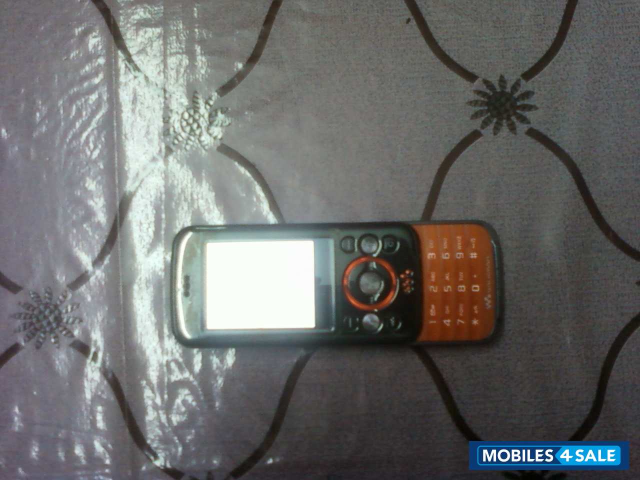 Fiesta Black Sony Ericsson W395