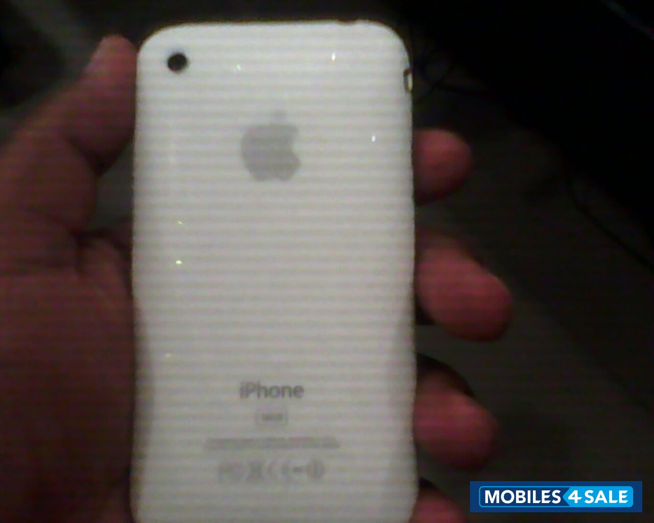 White Apple iPhone 3GS