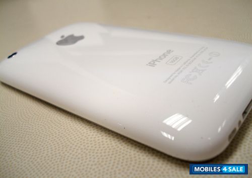 White Apple iPhone 3GS