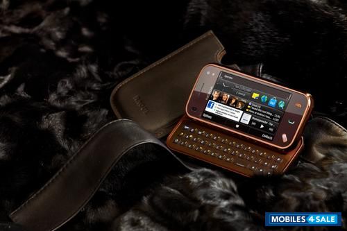 Brown/gold Nokia N97 Mini