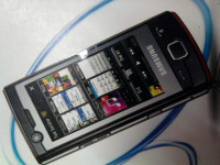 Black With Garnet Red Samsung Omnia