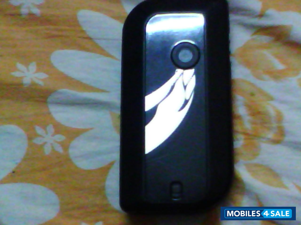 Black Nokia 7610