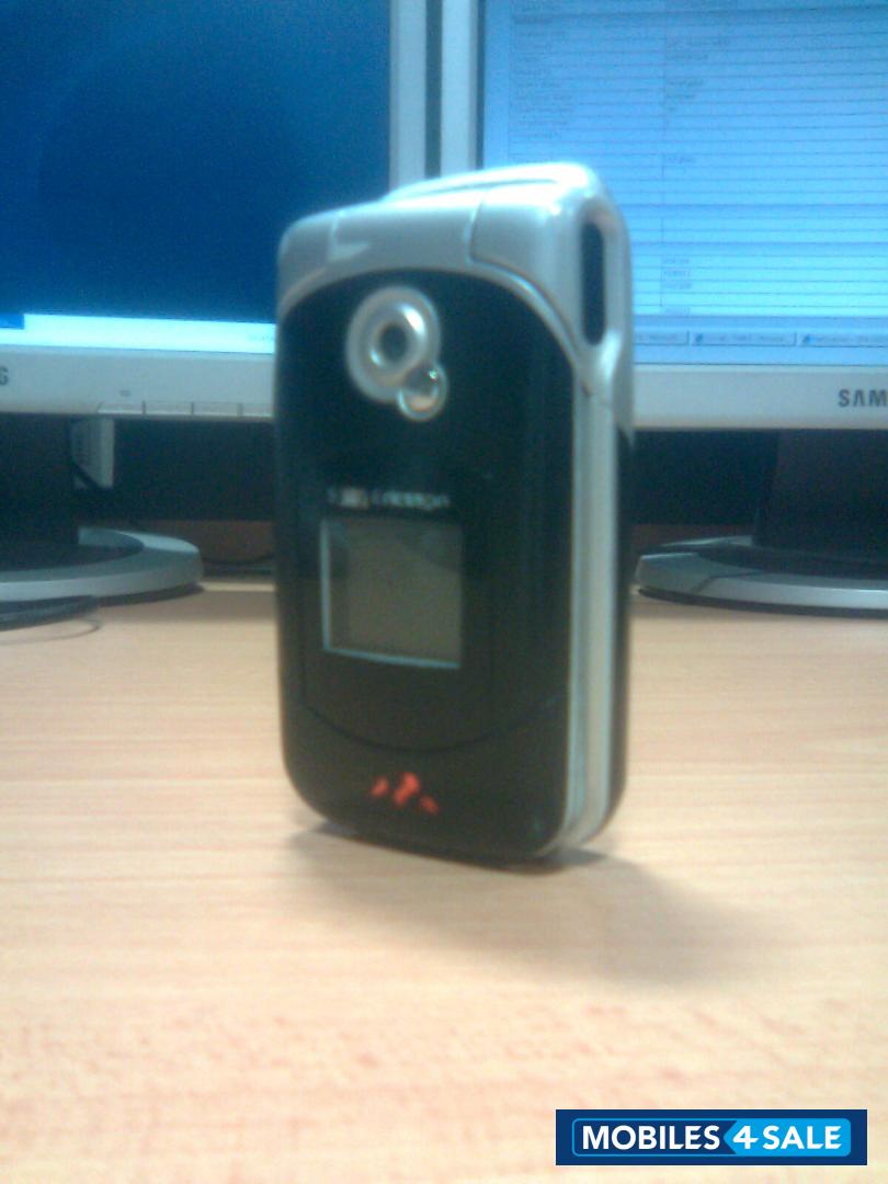 Black Sony Ericsson W300