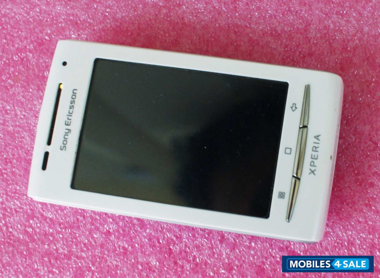 White Sony Ericsson Xperia