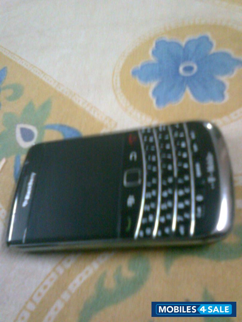 Black BlackBerry Bold