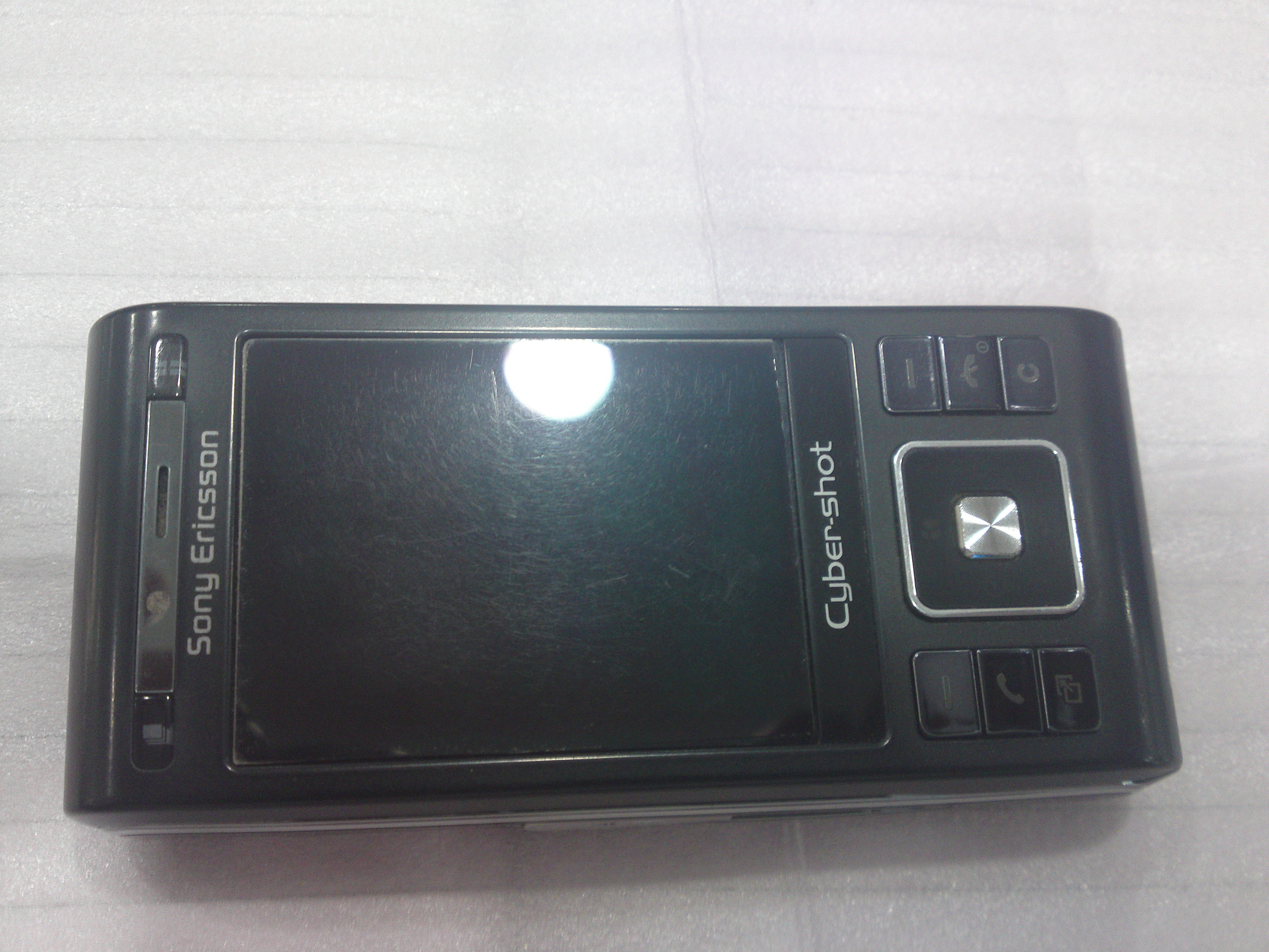 Black Sony Ericsson C905