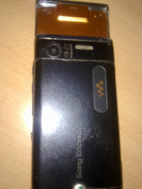 Black Sony Ericsson W595