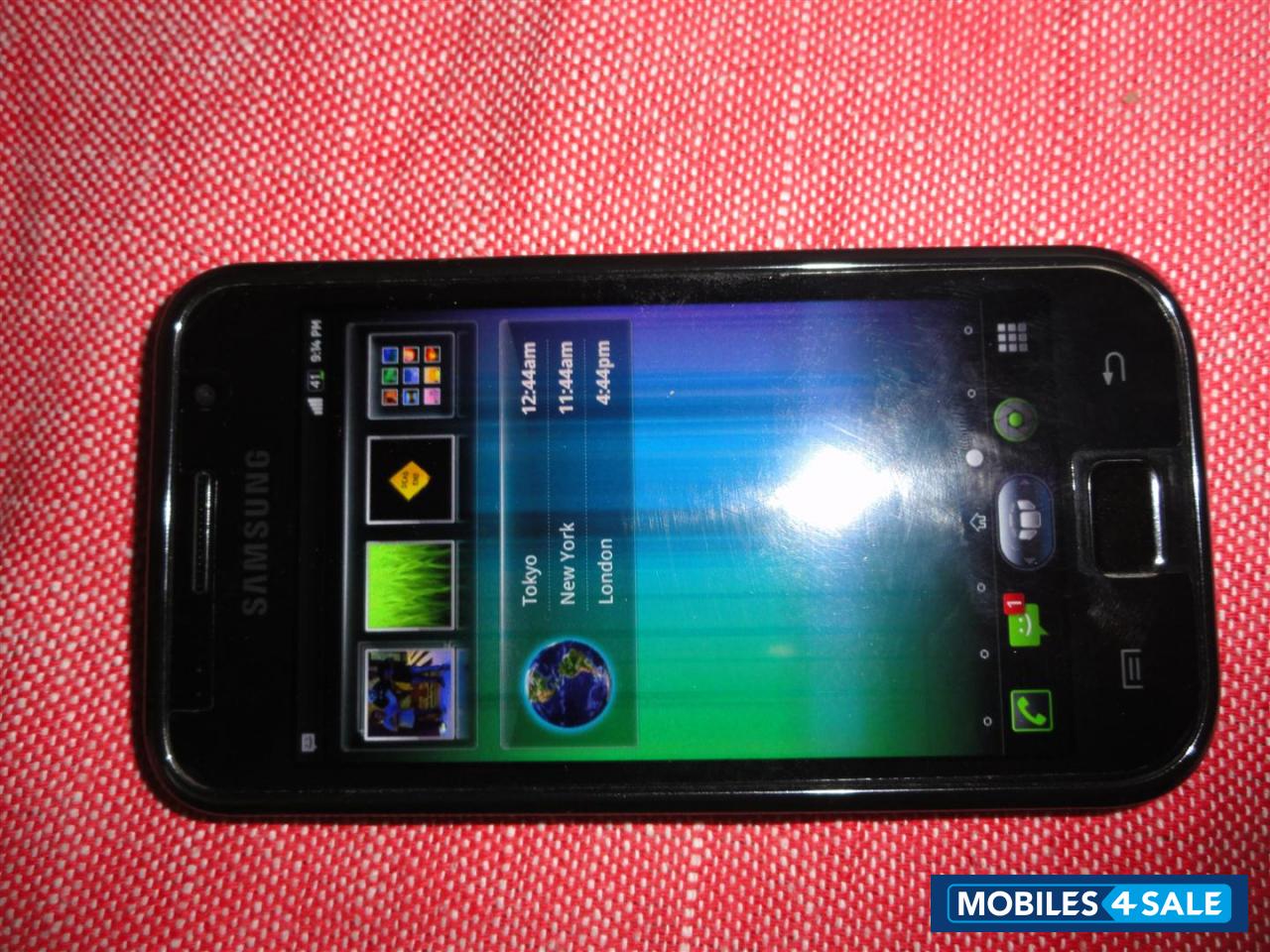 Black Samsung Galaxy S