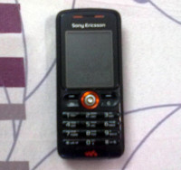 Black Sony Ericsson W200