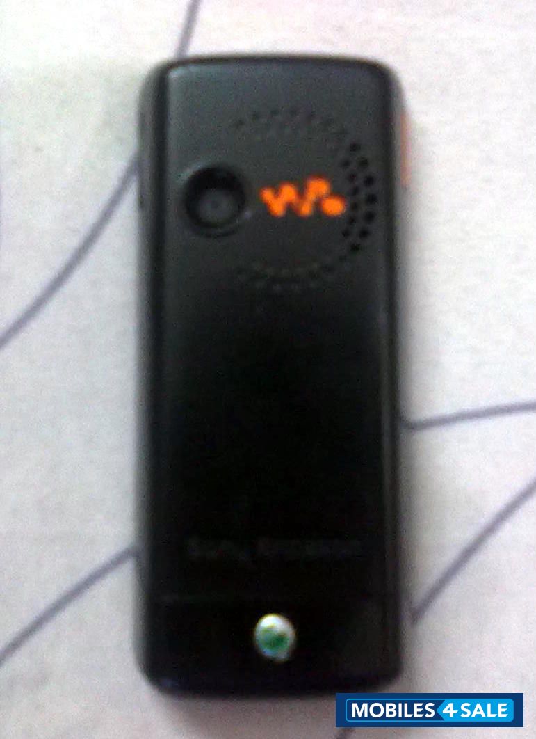 Black Sony Ericsson W200