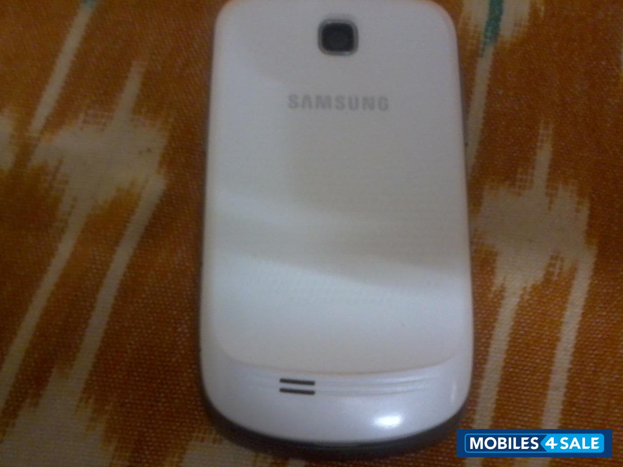 White Samsung Galaxy Pop