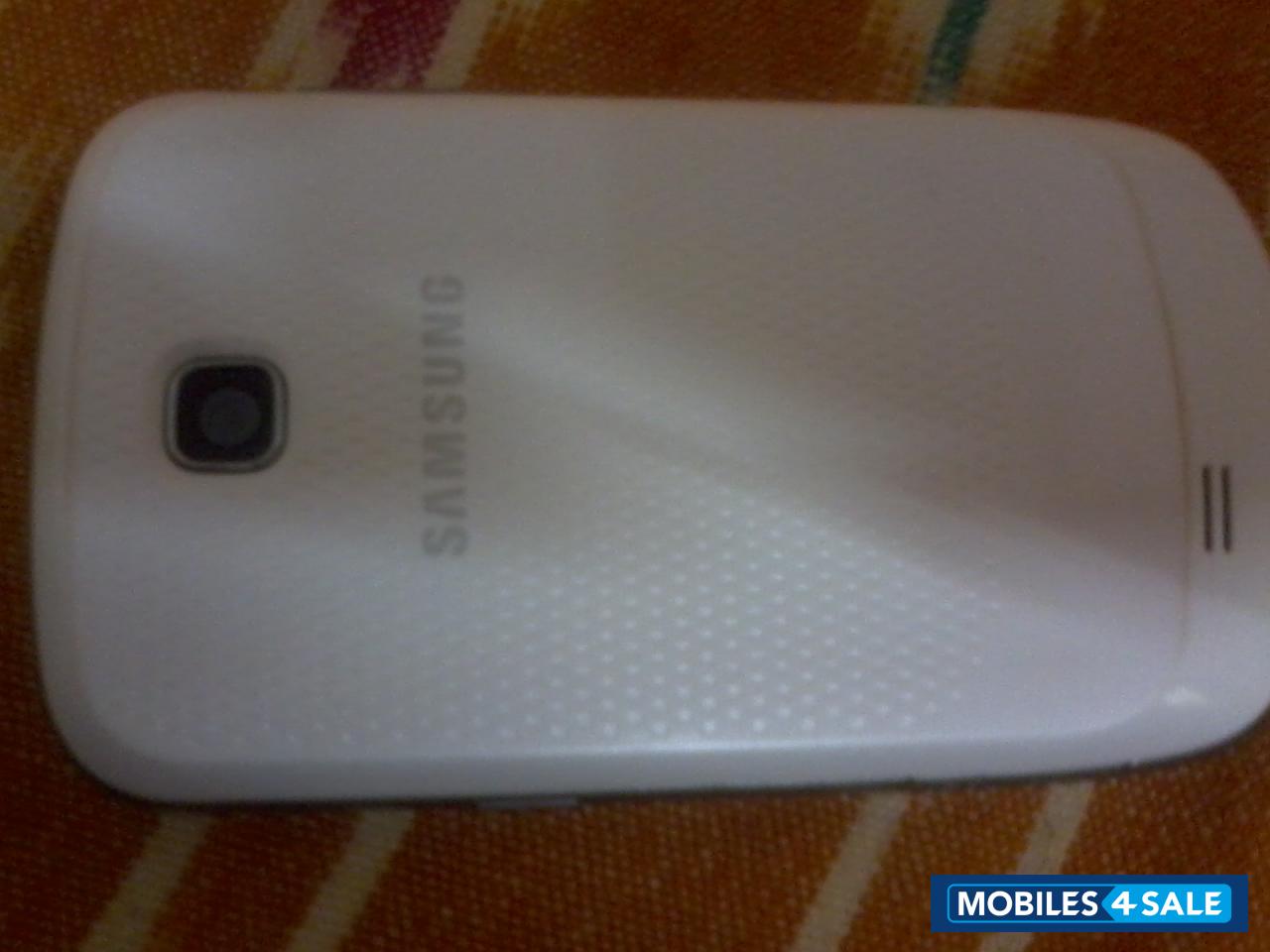 White Samsung Galaxy Pop