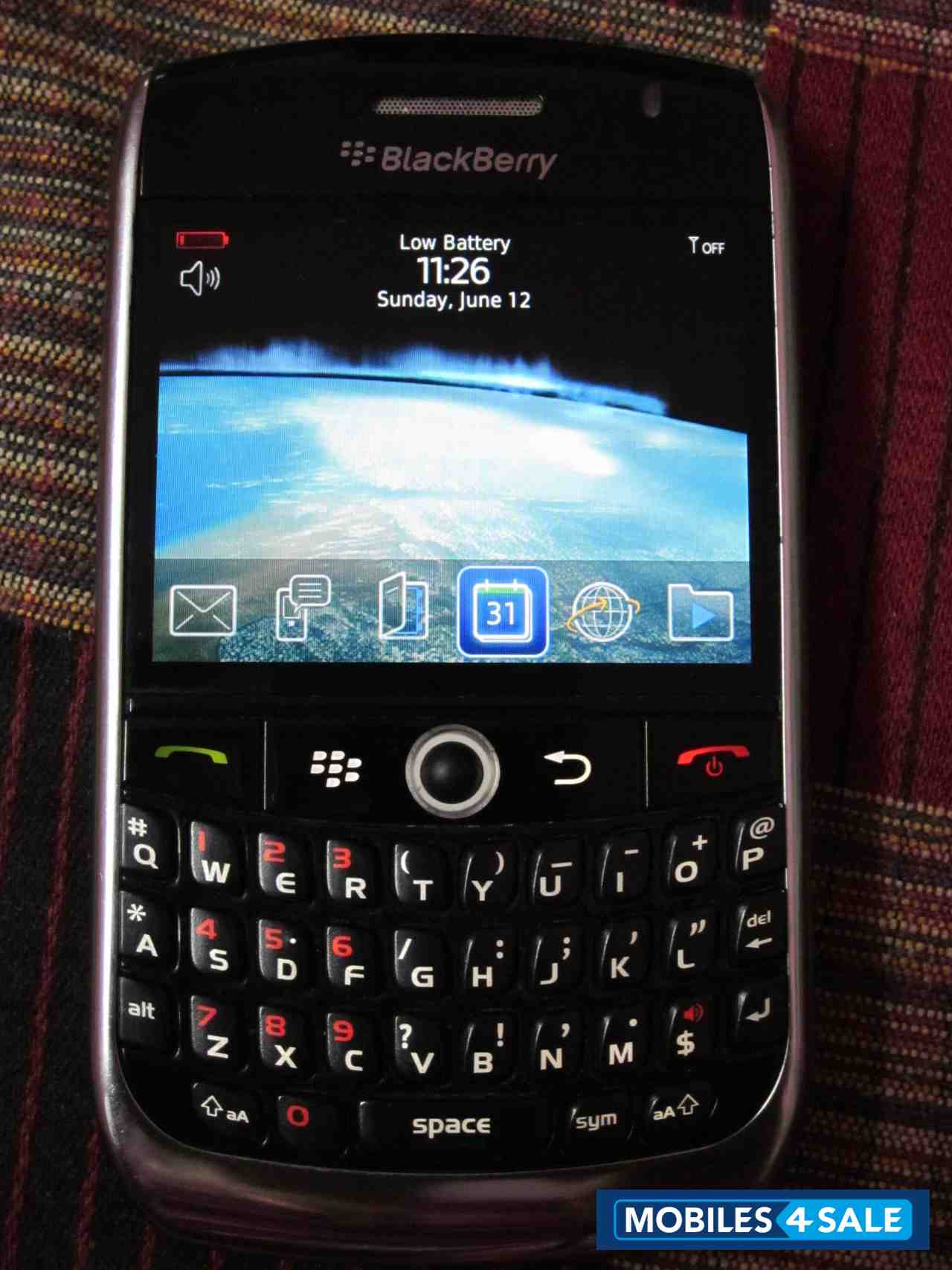 Black BlackBerry Curve 8900