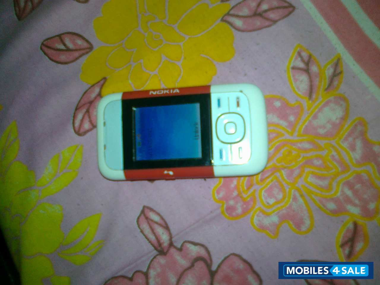 White Nokia  5200