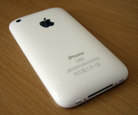 White Apple iPhone 3GS