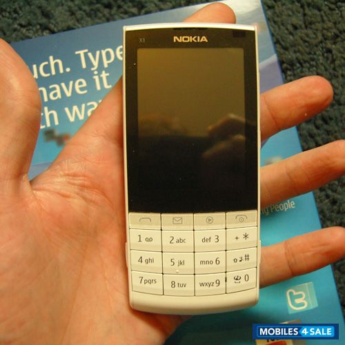 White Nokia X-series X3-02