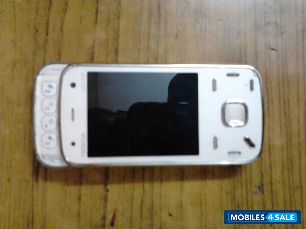 White Nokia N86