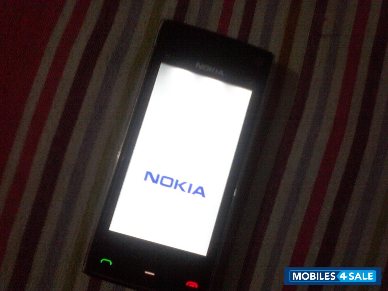 Black Nokia X6