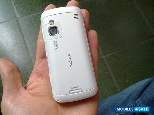 White Nokia C6