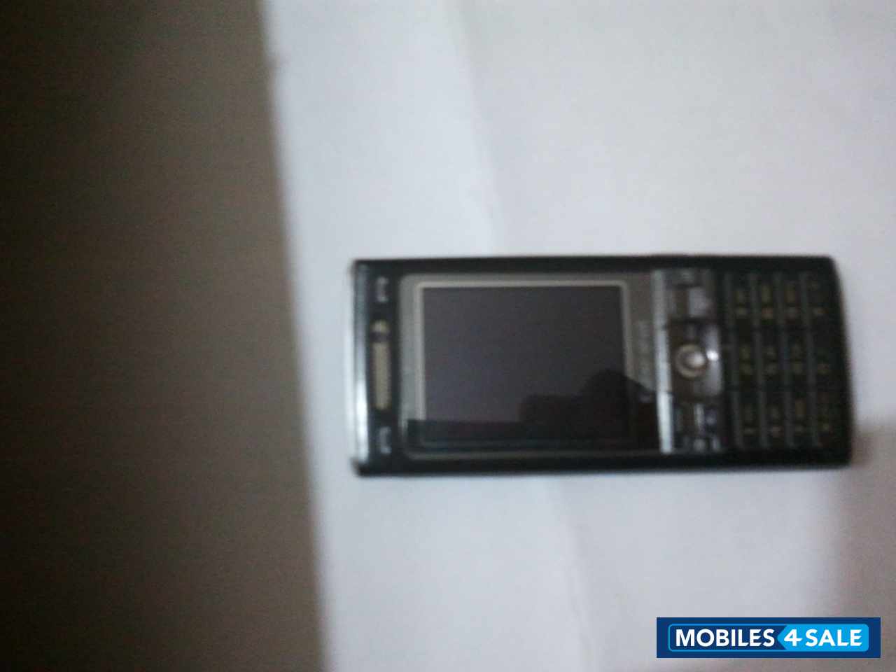 Black Sony Ericsson K800