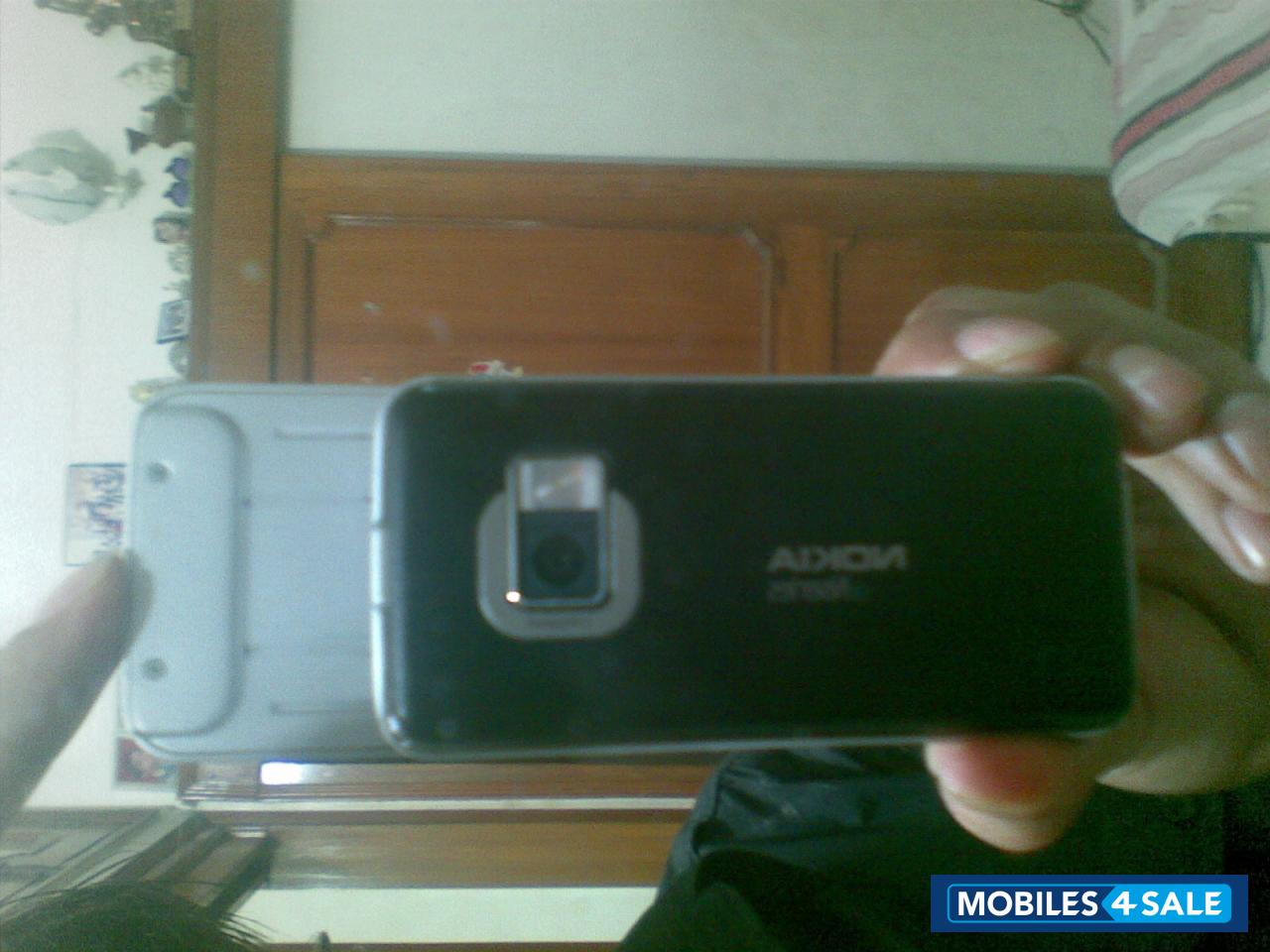 Black Nokia N81