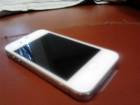 White Apple iPhone 4