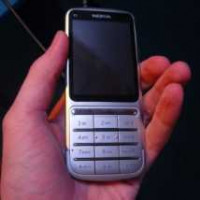 White Nokia C3