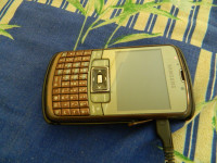 Brown Samsung Omnia