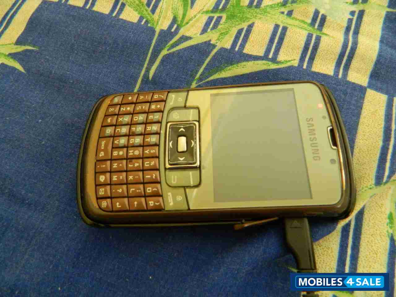 Brown Samsung Omnia